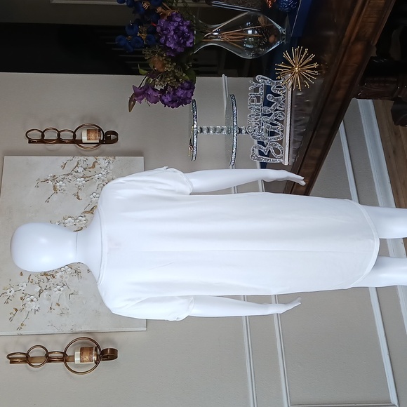 Victoria's Secret White Sleep Shirt. Size M/L - Picture 14 of 17